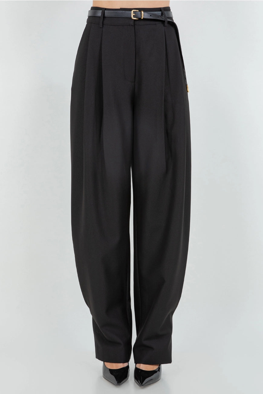 Soft Woven Pleated Trousers W Tapered Leg Opening